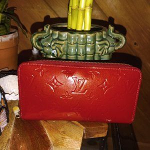 Louis Vuitton Monogram Vernis Zippy Wallet Red